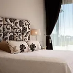 The Skyline 3 Bd Penthouse - Flamingos Lägenhet *